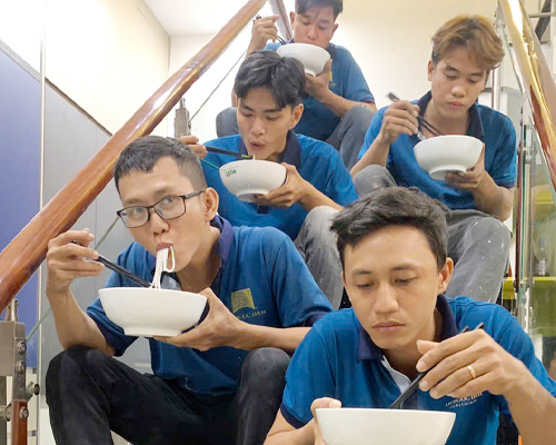 Hình tuyển dụng