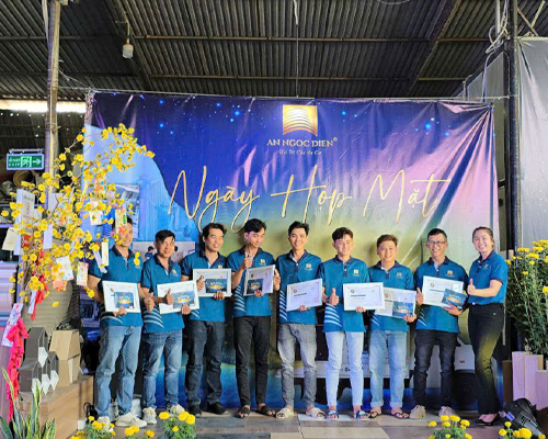 Hình tuyển dụng