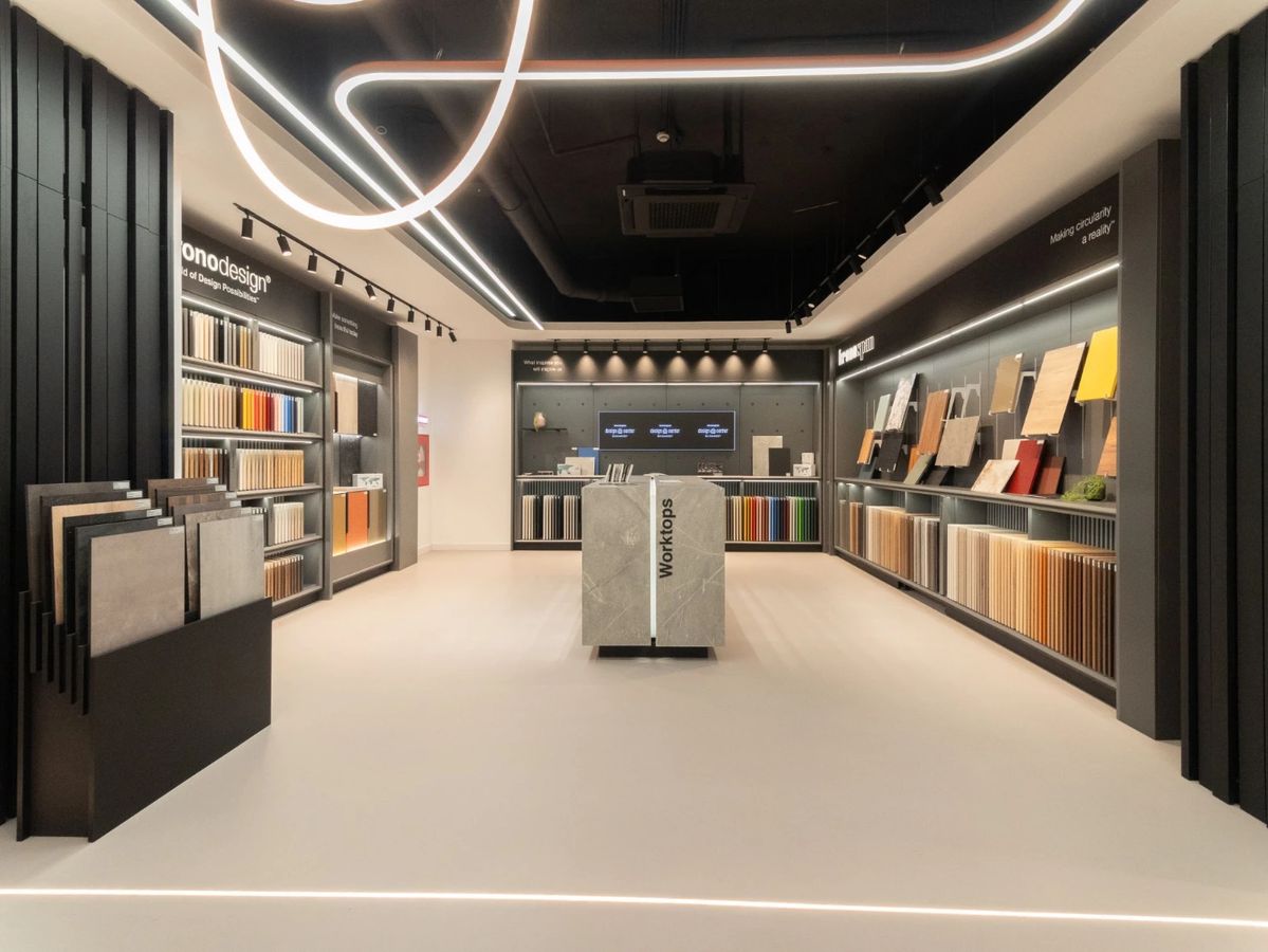 THIẾT KẾ SHOWROOM HIỆN ĐẠI: BÍ QUYẾT THU HÚT KHÁCH HÀNG TRONG THỜI ĐẠI SỐ