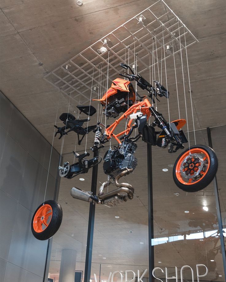 THIẾT KẾ SHOWROOM HIỆN ĐẠI: BÍ QUYẾT THU HÚT KHÁCH HÀNG TRONG THỜI ĐẠI SỐ