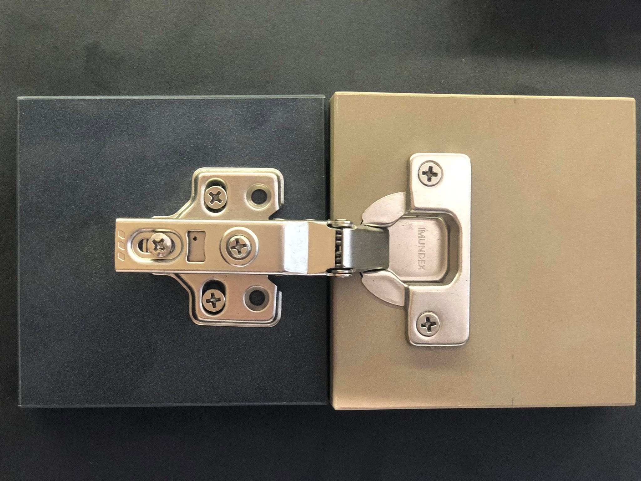 Bản Lề Imundex – Giải Pháp Hoàn Hảo Cho Nội Thất Cao Cấp