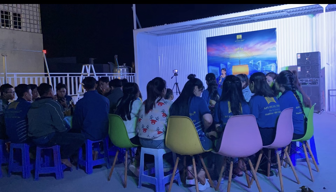 buổi họp mặt cuối năm 2025