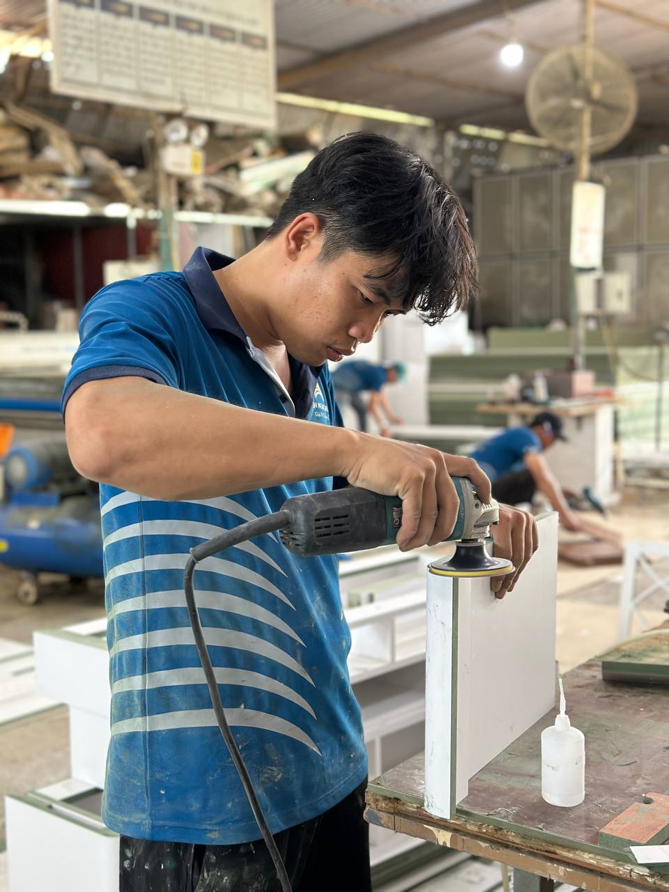 Thi công nội thất Khánh Hòa tại xưởng