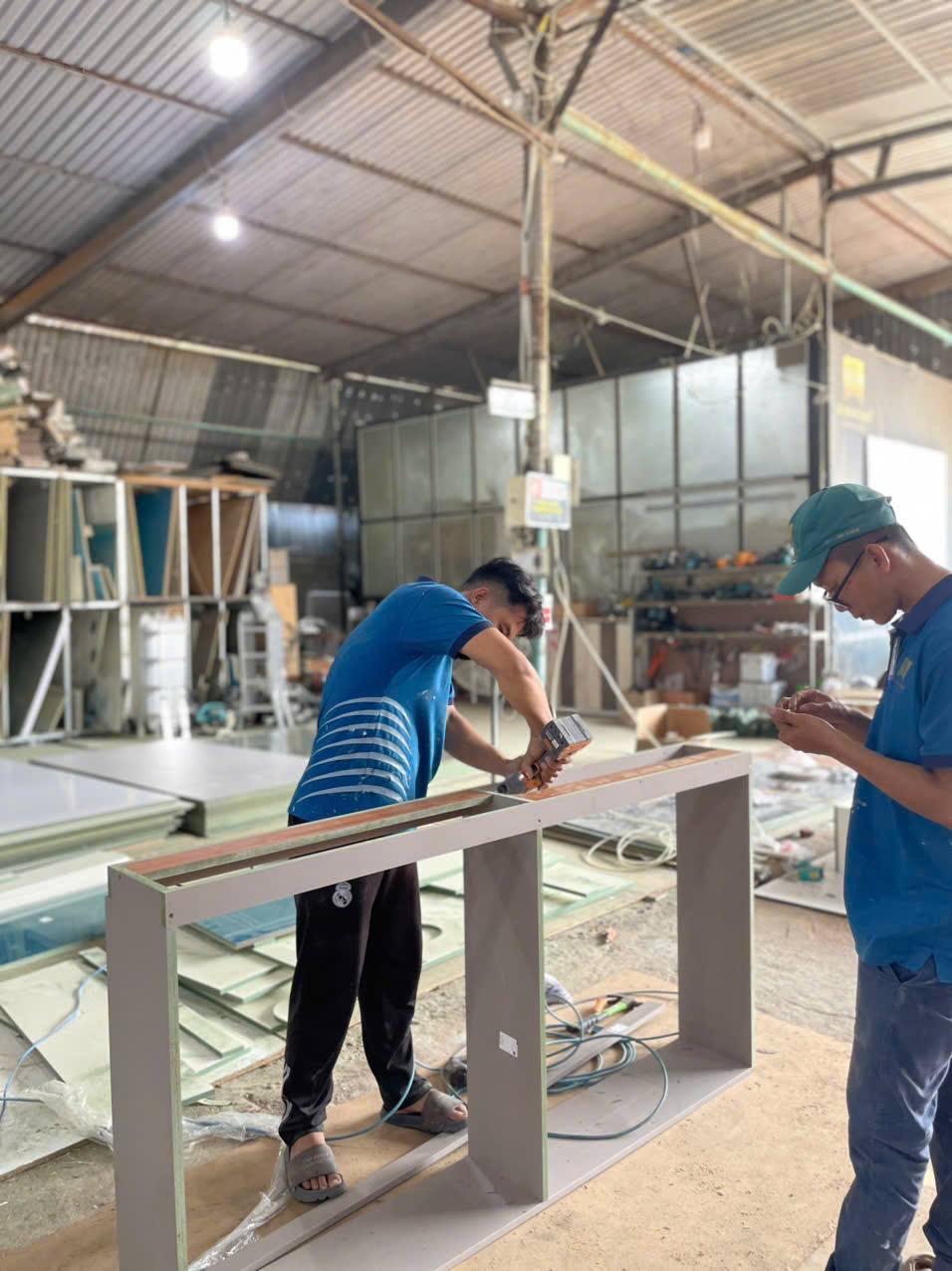 Thi công nội thất Khánh Hòa tại xưởng