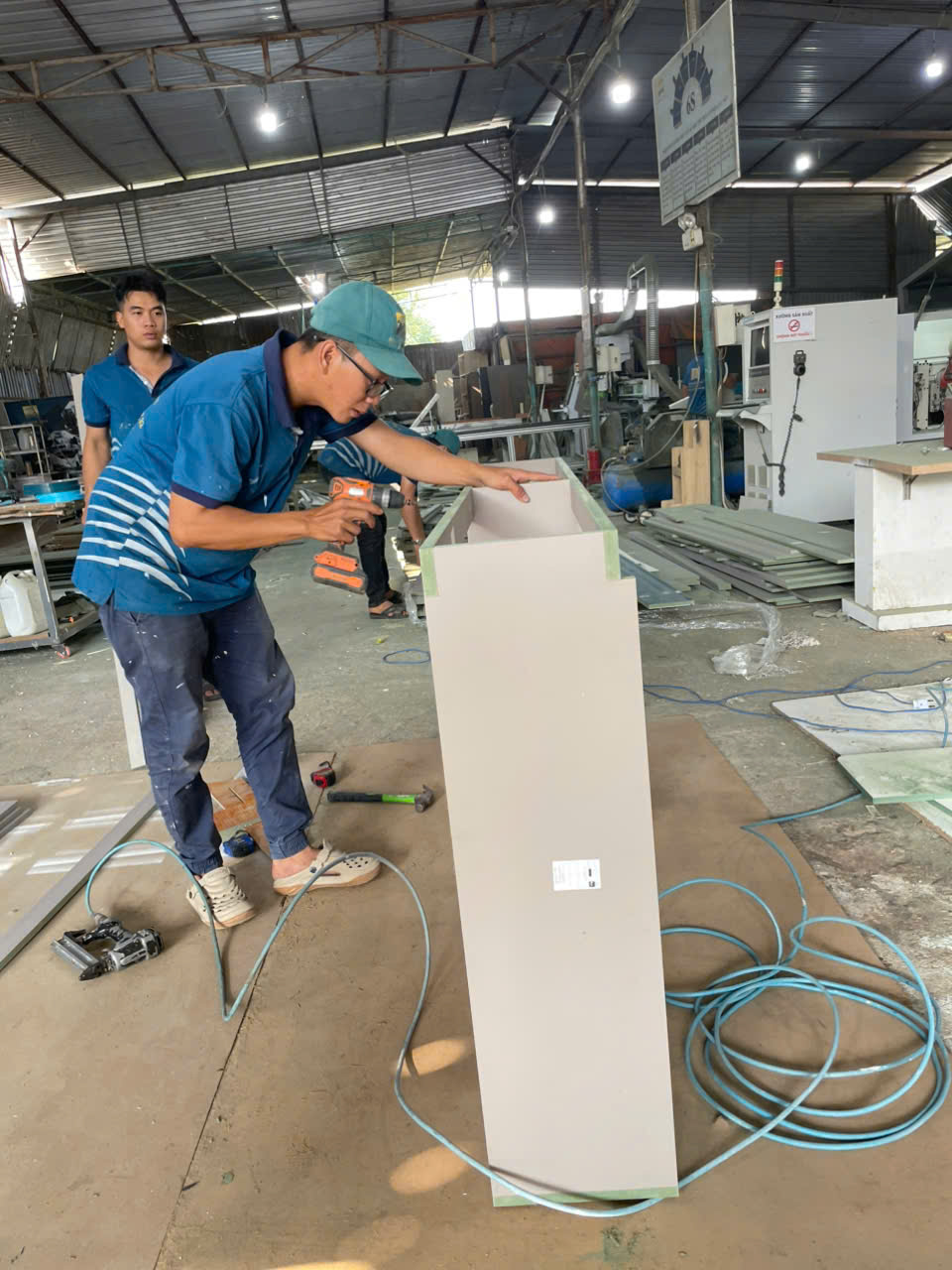 Thi công nội thất Khánh Hòa tại xưởng