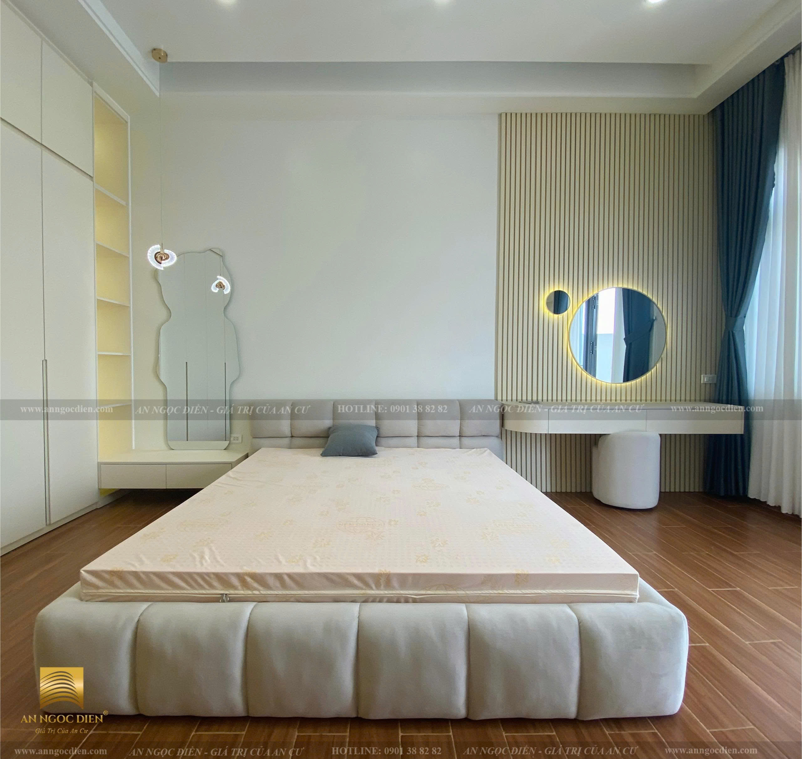 THI CÔNG NỘI THẤT PHÒNG NGỦ UY TÍN TẠI PHƯỜNG XƯƠNG HUÂN NHA TRANG Phòng ngủ không chỉ là nơi nghỉ ngơi mà còn là không gian riêng tư giúp tái tạo năng lượng sau một ngày dài. Tại khu vực trung tâm như phường Xương Huân – Nha Trang, nhu cầu thi công nội thất phòng ngủ ngày càng tăng cao khi các công trình nhà phố và căn hộ được hoàn thiện liên tục. Tuy nhiên, để có một phòng ngủ vừa đẹp, vừa tiện nghi và bền theo thời gian, việc lựa chọn đơn vị thi công uy tín là yếu tố then chốt. 1. Vì sao cần đầu tư nội thất phòng ngủ đúng cách? Nhiều gia chủ thường tập trung vào phòng khách hoặc bếp mà bỏ qua phòng ngủ. Thực tế, đây lại là không gian ảnh hưởng trực tiếp đến chất lượng sống. Một phòng ngủ được thiết kế và thi công đúng sẽ mang lại: Giấc ngủ tốt hơn Không gian thư giãn riêng tư Bố trí khoa học, dễ sử dụng Tăng tính thẩm mỹ tổng thể cho ngôi nhà Đặc biệt tại Nha Trang – nơi có khí hậu nắng gió và độ ẩm cao, nội thất phòng ngủ cần được lựa chọn kỹ lưỡng để đảm bảo độ bền. 2. Các hạng mục thi công nội thất phòng ngủ phổ biến Khi thi công nội thất phòng ngủ tại Xương Huân Nha Trang, các hạng mục thường bao gồm: Giường ngủ Là trung tâm của không gian, cần đảm bảo: Kích thước phù hợp diện tích phòng Kết cấu chắc chắn Thiết kế đơn giản, dễ phối nội thất Tủ quần áo Tủ kịch trần giúp tối ưu không gian lưu trữ Thiết kế cánh mở hoặc cửa lùa tùy diện tích Bố trí ngăn hợp lý theo nhu cầu sử dụng Bàn trang điểm / bàn làm việc Thiết kế nhỏ gọn Tích hợp nhiều công năng Phù hợp với thói quen sinh hoạt Tab đầu giường và kệ trang trí Tăng tiện ích sử dụng Tạo điểm nhấn nhẹ nhàng cho không gian 3. Vật liệu phù hợp khi thi công phòng ngủ tại Nha Trang Với điều kiện khí hậu ven biển, vật liệu nội thất cần có độ ổn định cao. Gỗ công nghiệp là lựa chọn phổ biến nhờ: Hạn chế cong vênh Bề mặt đa dạng, dễ phối màu Dễ vệ sinh và bảo trì Chi phí hợp lý Ngoài ra, việc sử dụng phụ kiện chất lượng như ray giảm chấn, bản lề cao cấp giúp nội thất vận hành êm ái và bền hơn. 4. Xu hướng thiết kế phòng ngủ 2026 tại Nha Trang Năm 2026, xu hướng nội thất phòng ngủ tại Nha Trang tập trung vào: Phong cách tối giản, tinh gọn Màu sắc trung tính, nhẹ nhàng Nội thất đa năng, tiết kiệm diện tích Tận dụng ánh sáng tự nhiên Không gian phòng ngủ không cần quá nhiều chi tiết, nhưng cần sự hài hòa để mang lại cảm giác thư giãn tối đa. 5. Báo giá thi công nội thất phòng ngủ Xương Huân Nha Trang Chi phí thi công sẽ phụ thuộc vào diện tích, vật liệu và mức độ đầu tư. Mức giá tham khảo: Giường ngủ: 4 – 10 triệu Tủ quần áo: 2.5 – 5 triệu/m dài Combo phòng ngủ: từ 15 – 40 triệu tùy nhu cầu Để có báo giá chính xác, cần khảo sát thực tế và tư vấn theo không gian cụ thể. 6. Kinh nghiệm chọn đơn vị thi công nội thất uy tín Để đảm bảo chất lượng công trình, bạn nên lựa chọn đơn vị: Có kinh nghiệm thi công tại Nha Trang Thiết kế phù hợp nhu cầu thực tế Báo giá rõ ràng, minh bạch Có xưởng sản xuất trực tiếp Cam kết vật liệu và tiến độ Một đơn vị chuyên nghiệp sẽ giúp bạn tiết kiệm thời gian và hạn chế rủi ro trong quá trình thi công. AN NGỌC ĐIỀN – THI CÔNG NỘI THẤT PHÒNG NGỦ TẠI XƯƠNG HUÂN NHA TRANG Với kinh nghiệm trong lĩnh vực nội thất tại Phan Rang – Khánh Hòa, AN NGỌC ĐIỀN mang đến giải pháp thi công nội thất phòng ngủ tại Xương Huân Nha Trang theo hướng tối ưu công năng và thẩm mỹ. AN NGỌC ĐIỀN tập trung vào: Thiết kế phù hợp diện tích và nhu cầu sử dụng Lựa chọn vật liệu bền, phù hợp khí hậu Thi công chỉn chu, đồng bộ Tối ưu chi phí đầu tư cho khách hàng THI CÔNG NỘI THẤT PHÒNG NGỦ UY TÍN TẠI PHƯỜNG XƯƠNG HUÂN NHA TRANG